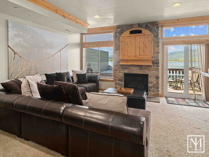 6486 E Hwy 39 64 Huntsville Utah Home Living Room With Fireplace