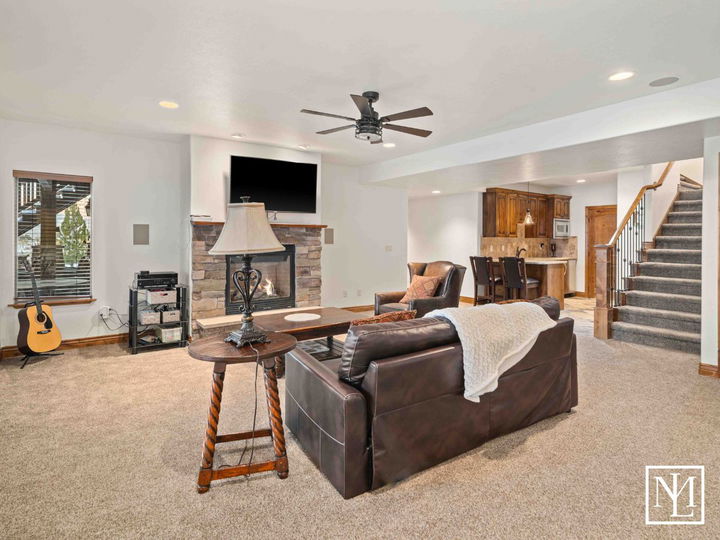 946 S Meadow Lark Ln Huntsville, Utah 84317 Second Living Area in Basement