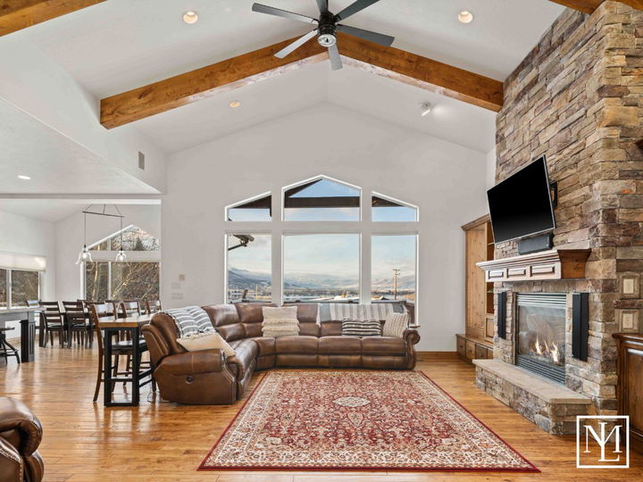 946 S Meadow Lark Ln Huntsville, Utah 84317 Great Room