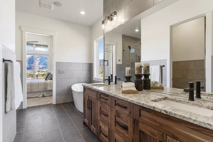 A Modern Bathroom at Eagle Ridge