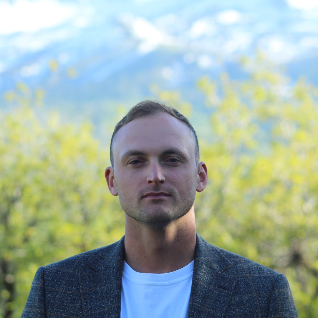 Professional headshot of Jeff Swartout, Real Estate Agent