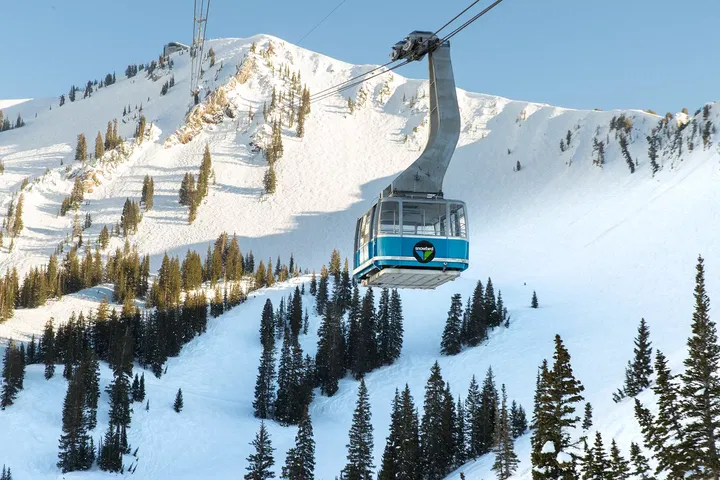 Snowbird 's Gondola ready for Action
