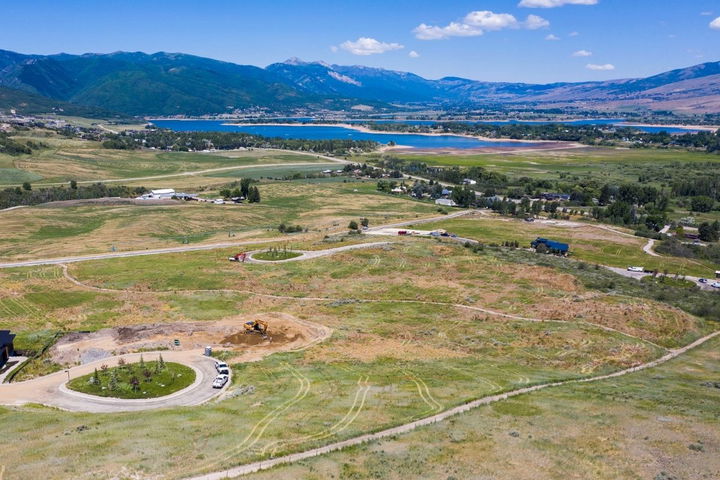 Gorgeous Lake & Mountain View Photo at Trappers Crossing Subdivision