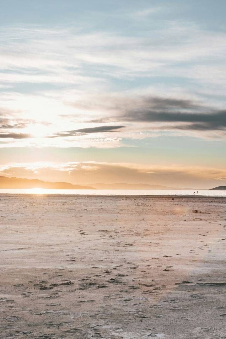 Great Salt Lake and Wasatch Mountains showing Utah’s lake-effect snow connection.