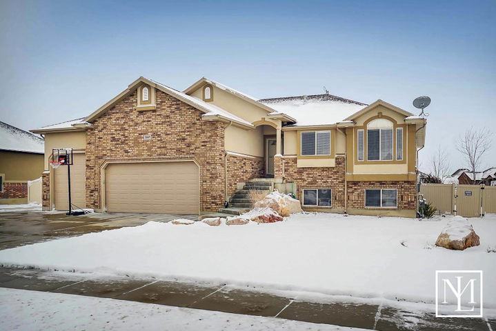 2647 W 2450 N Farr West UT 84404
02
