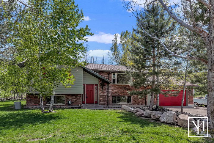 6679 E 950 S Huntsville UT 84317 Ski Home