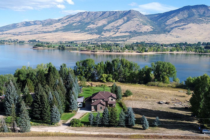 agent-1_6830-e-450-n-huntsville-ut-openhouse.jpg