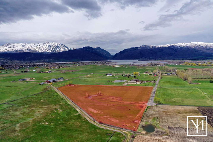 8049 E 100 N Huntsville UT 84317 001