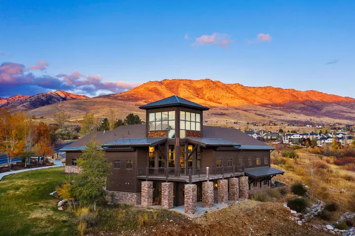 hero image for Contact Mountain Luxury
