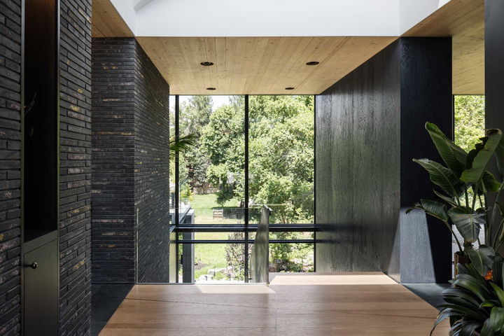 The Modern Burch Creek Oasis